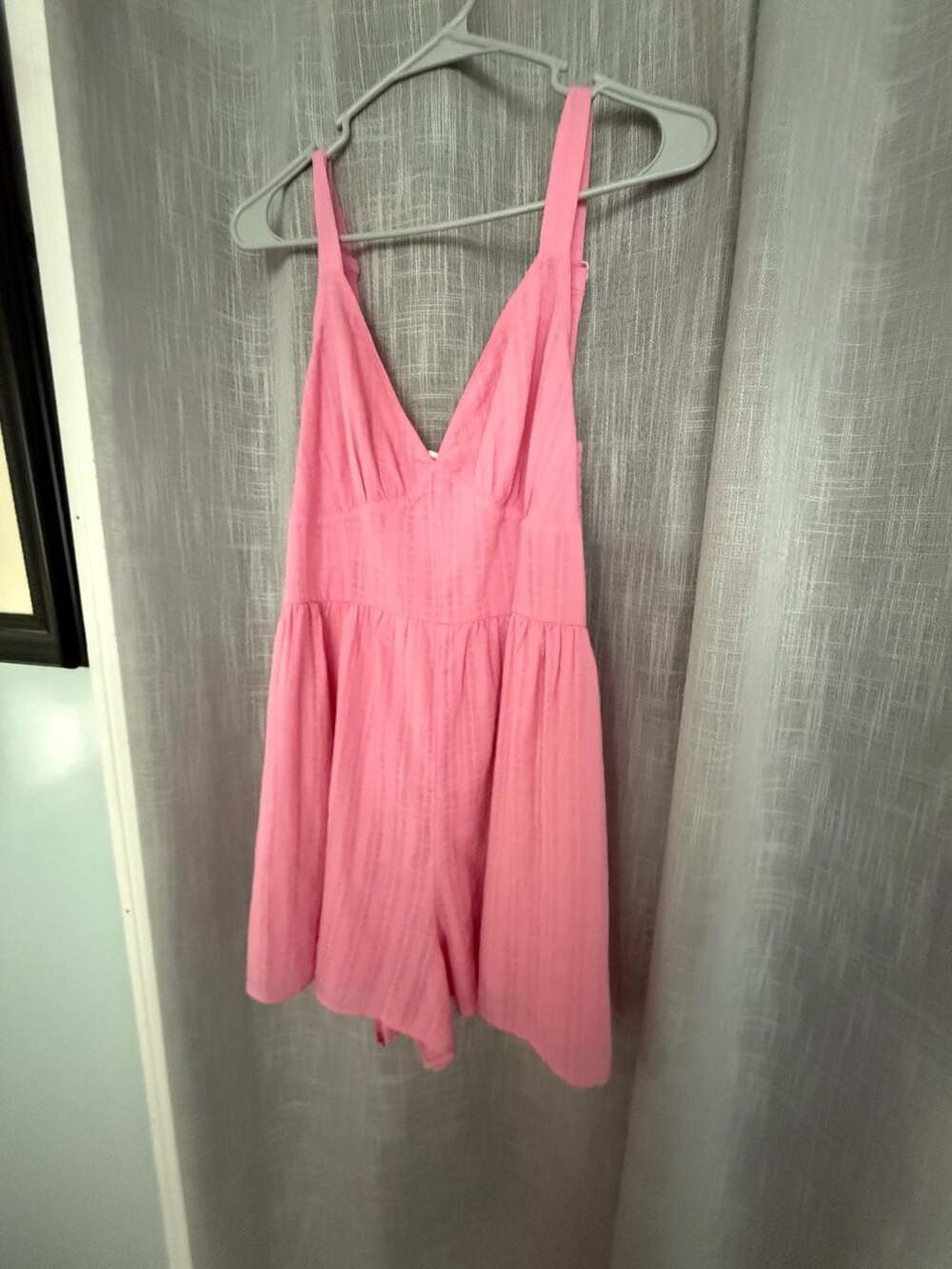 American Eagle Pink Textured V-Neck Romper Shorts Size L Tall